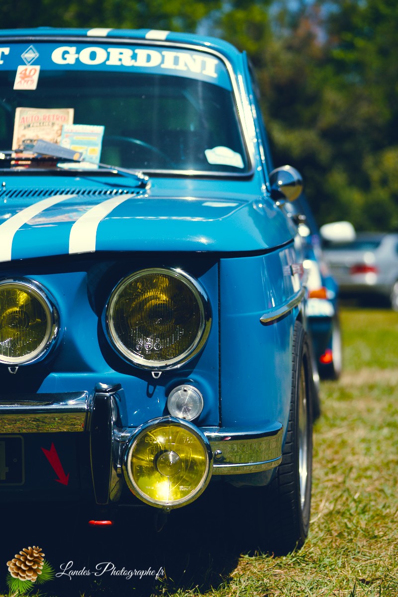 🚗  Les 10 ans du Club Loun Rétro : Patrimoine Roulant au Bord du Lac de Léon